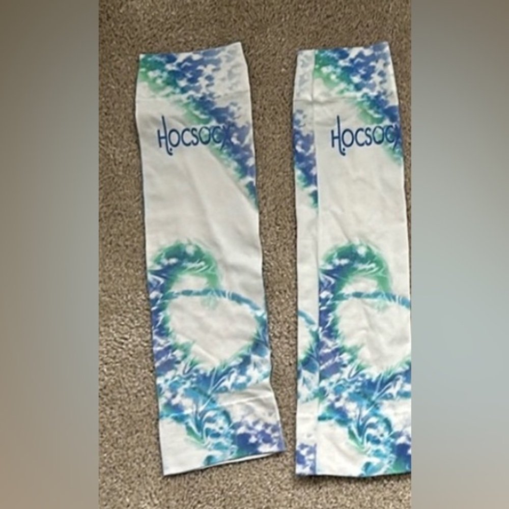 HOCSOCX- like new!!! One pair of leg sleeves.
